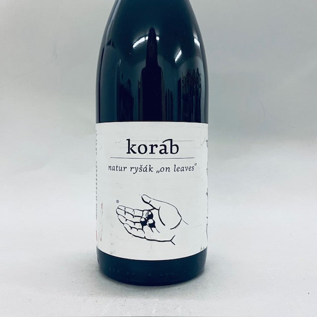 2021 Petr Korab Rysak On Leaves